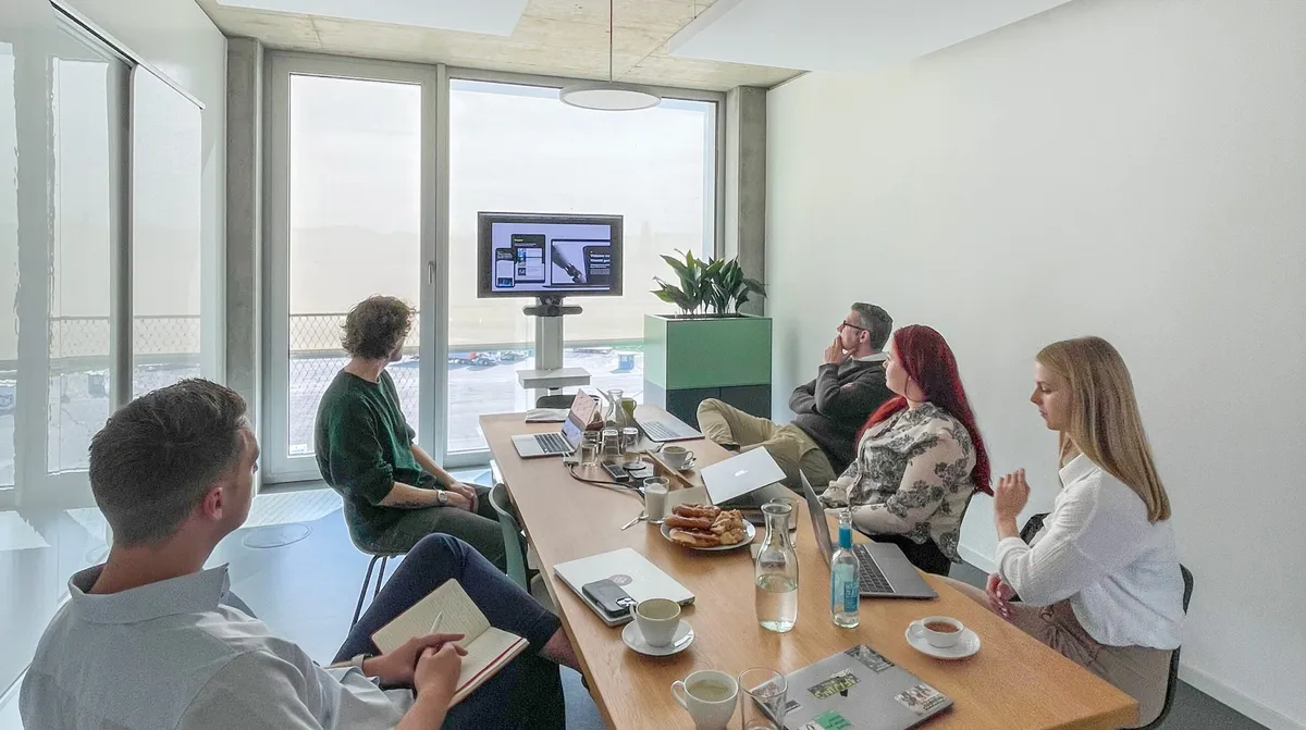 Design workshop with design strategist Michael Wallner and participants