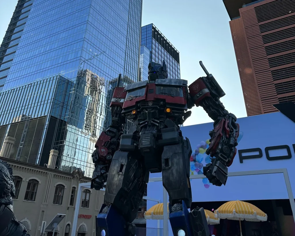 Großer Transformer Roboter aufgestellt in Austin Texas in den USA